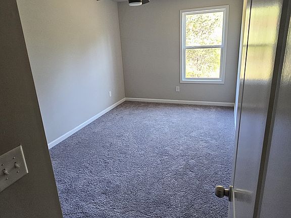 3rd image of 3622 Acorn Dr #3622