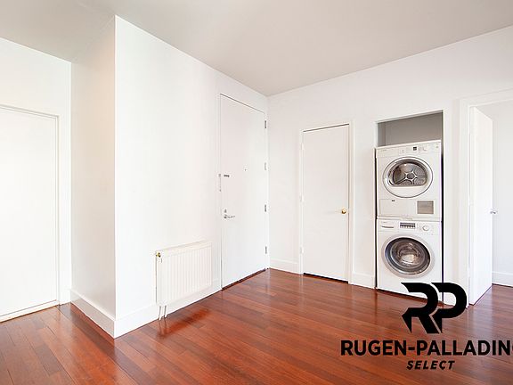 4th image of 120 Saint Marks Pl APT 3