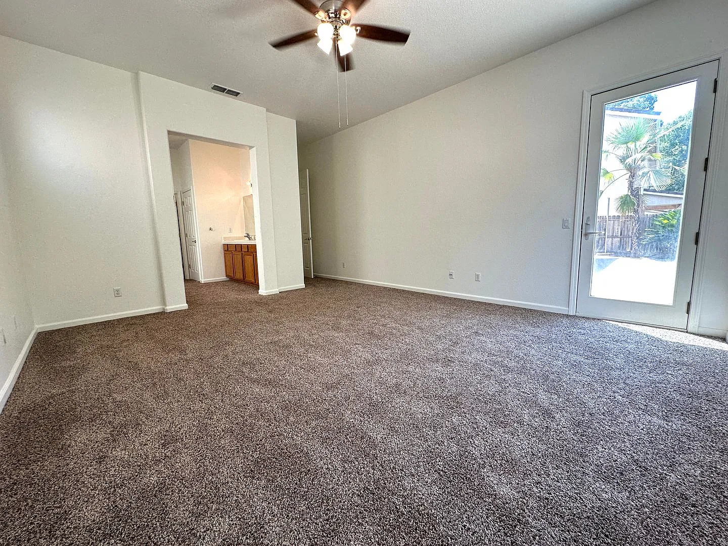 Beautiful North Merced Home in a Prime Location — Photo 4