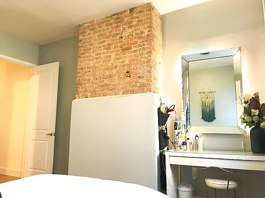 Rented by Lofts and Flats LLC | media 9