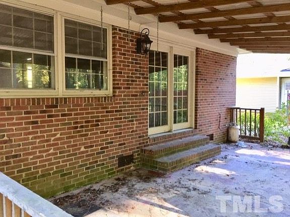 5th image of 715 Donlee Dr