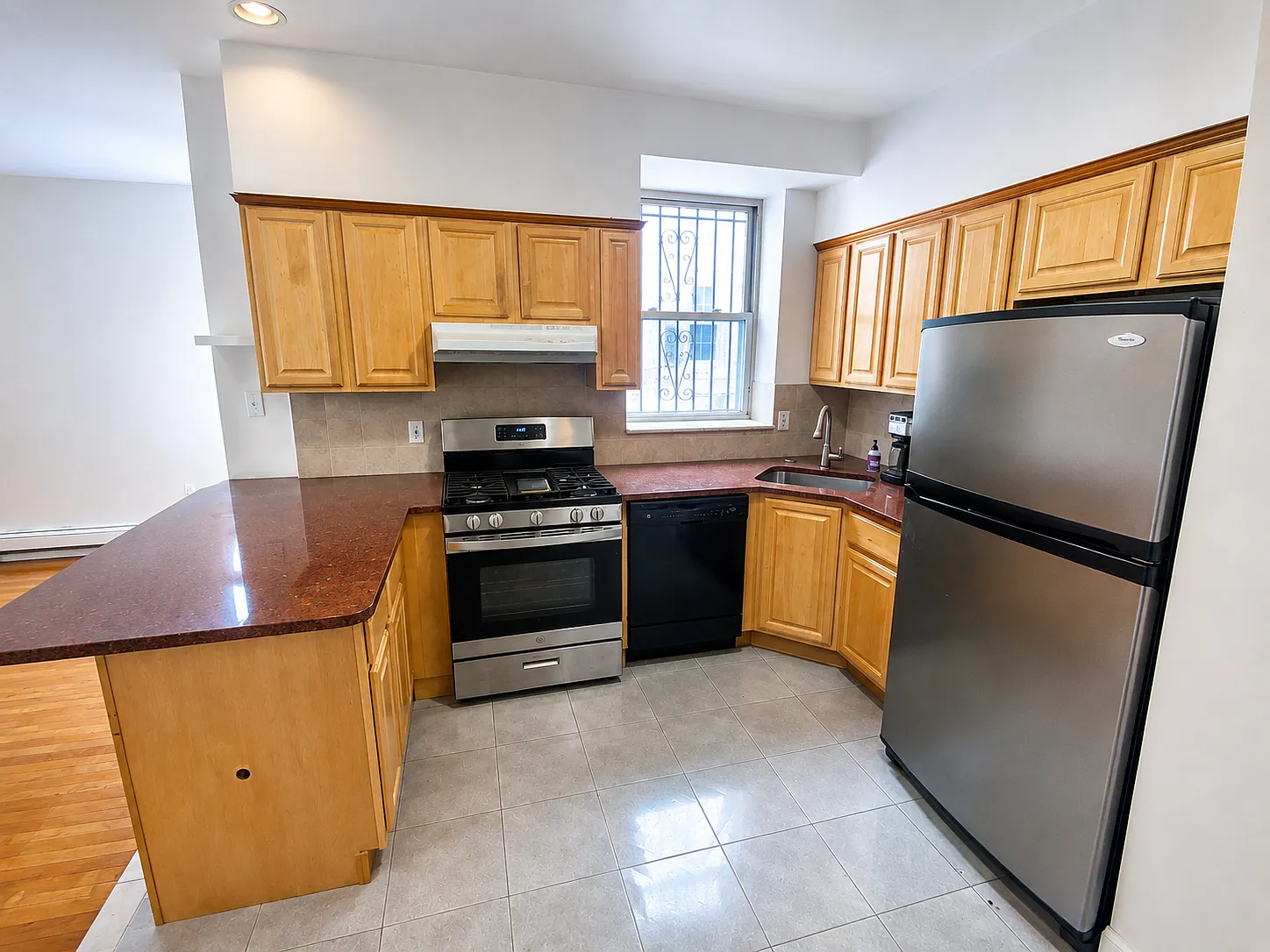 387 Clinton Street — Photo 4