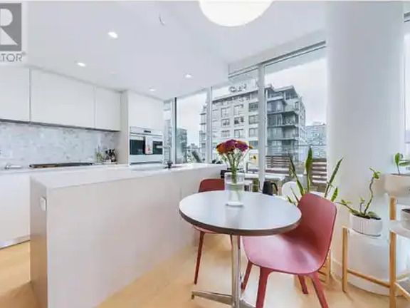 3rd image of 1180 Broughton St #504