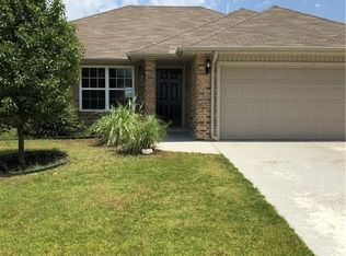 4801 James Ln, Yukon, OK 73099