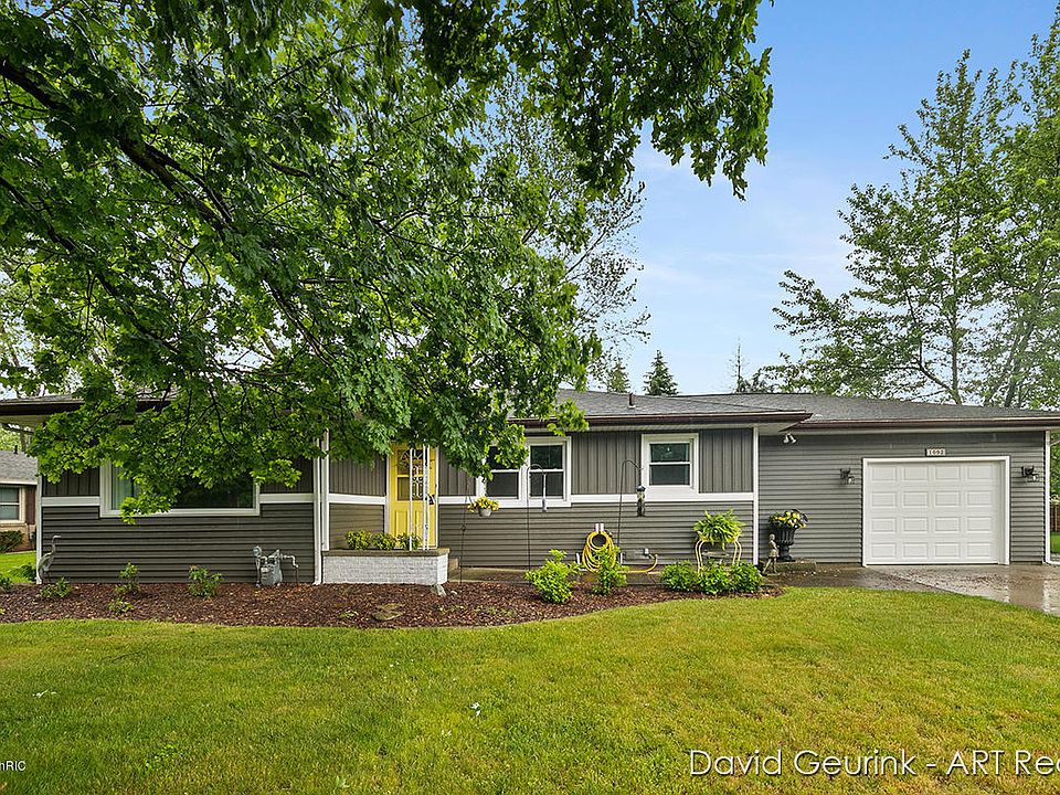 1st image of 1092 Legion Park Dr