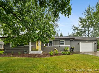 1092 Legion Park Dr, Holland, MI 49423