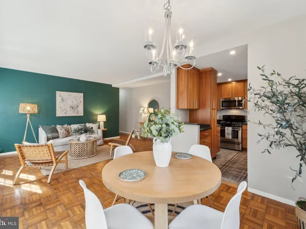 1300 Martha Custis Dr, Alexandria, VA 22302