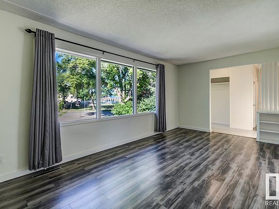 4th image of 7 Marion Cres