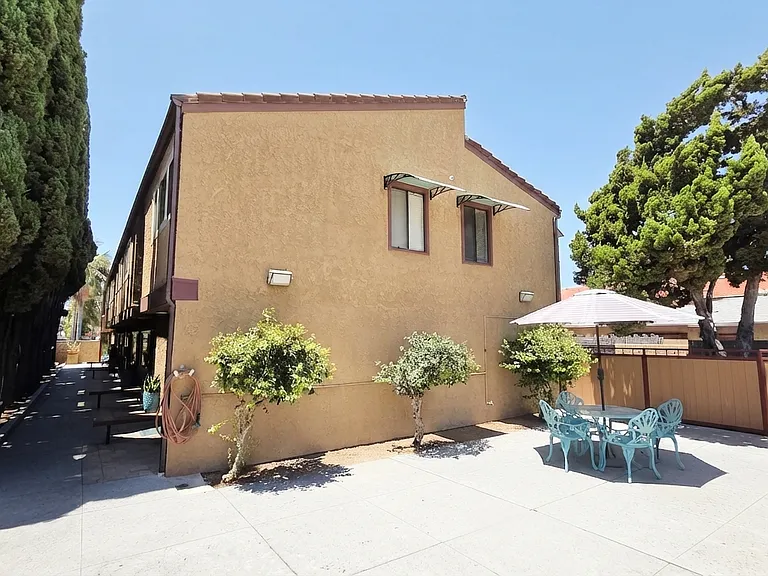 5822 Fullerton Ave #5 — Photo 1