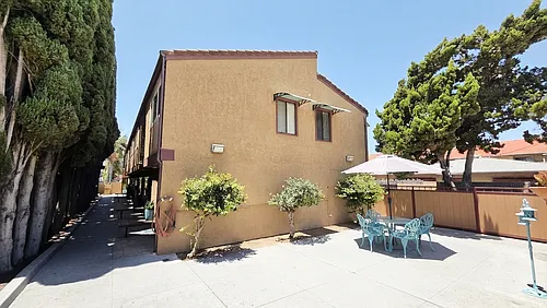 5822 Fullerton Ave #5 Photo 1
