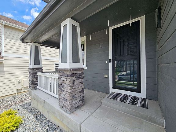 3rd image of 5186 Ditmars Ln