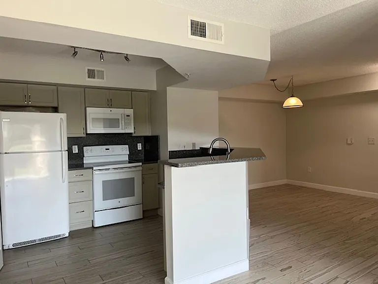3769 NW Mediterranean Ln — Photo 6
