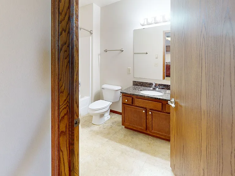2208 33rd St NW — Photo 9