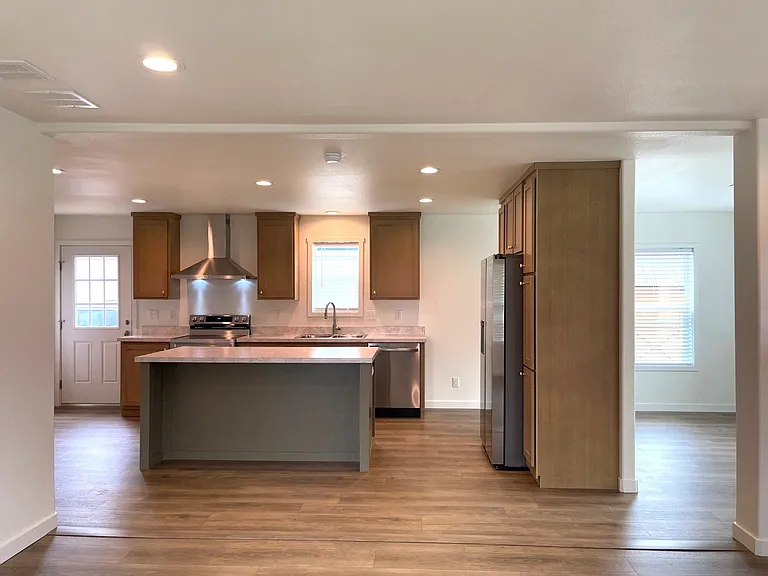 609 Mildred St — Photo 11