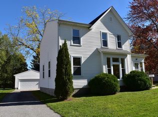 122 Maple Ave, Chardon, OH 44024