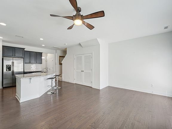3rd image of 102 Harvest Oaks Ln Unit 132