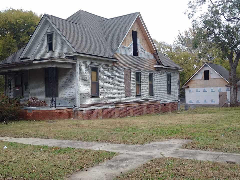2nd image of 1101 Welch St