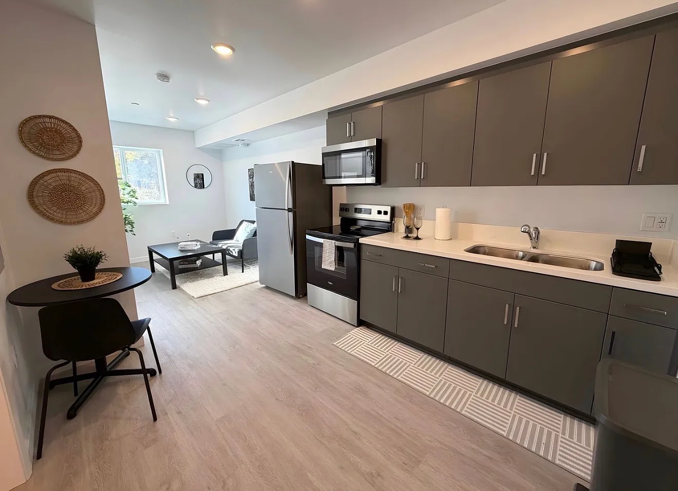 1 bed, 347 sqft, $1,263 — Photo 1
