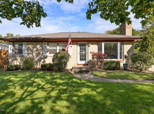 141 Pershing Dr NE, Grand Rapids, MI 49505