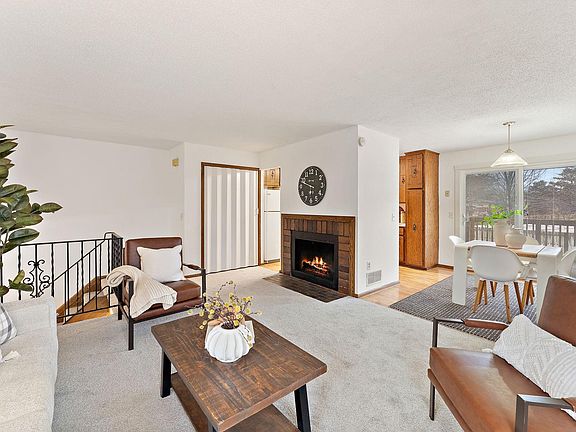 5th image of 8425-8427 Rhode Island Dr N