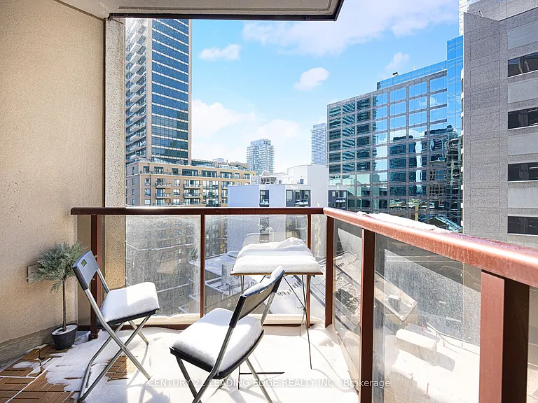 85 Bloor St E #1413 — Photo 21