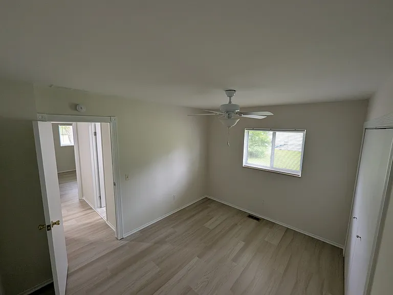 549 S Elm St — Photo 19