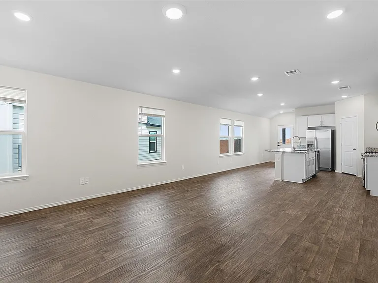 133 Frogmore Loop — Photo 4
