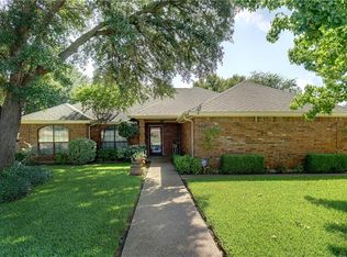 849 Sierra Vista Dr, Burleson, TX 76028