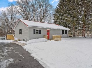 23 Dix Dr, Phoenix, NY 13135