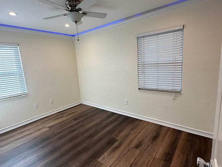7355 Meadowlawn Dr N — Photo 15