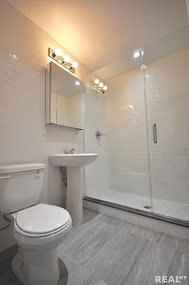 Rented by REAL New York | media 31