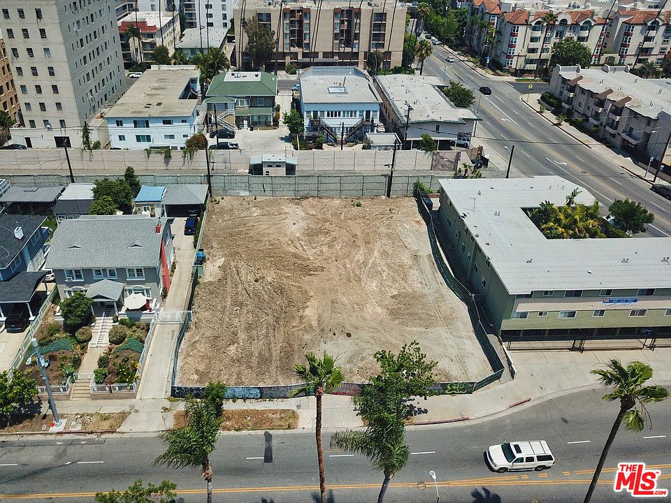 1st image of 544 S Wilton Pl