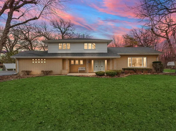 18655 Oakwood Ave, Lansing, IL 60438