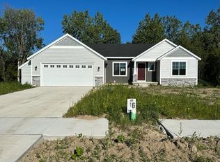 4233 Old Farm Dr, Wayland, MI 49348