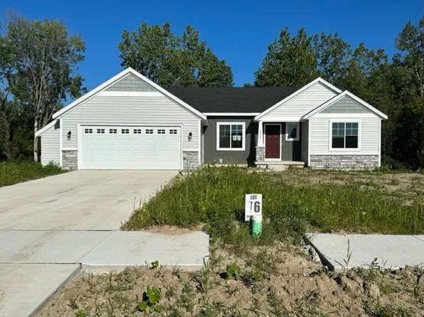 4233 Old Farm Dr, Wayland, MI 49348