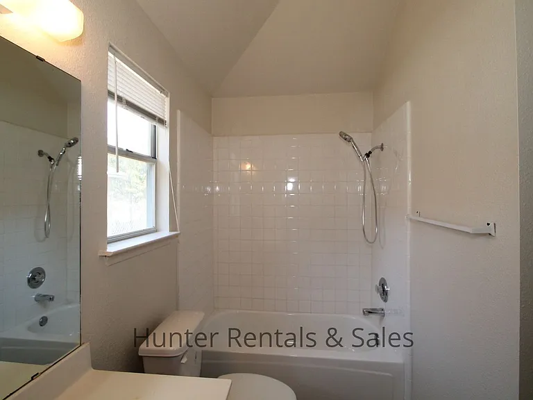 3801 Winchester Dr — Photo 15