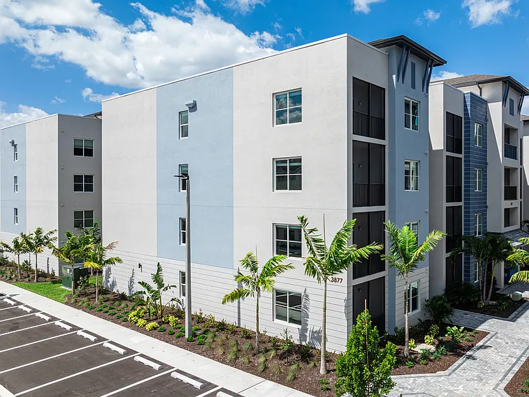 Azalea Park Apartments — Photo 18