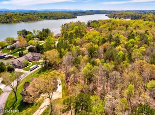 106 Blue Herron Dr, Lenoir City, TN 37772