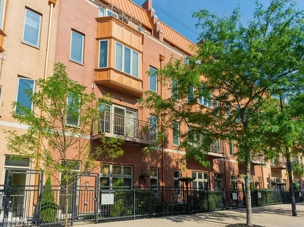 1917 S State St APT 3, Chicago, IL 60616
