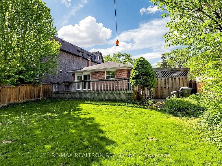 398 Connaught Ave — Photo 41