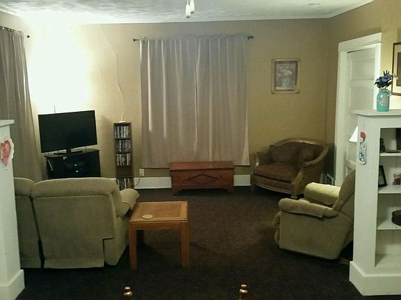 5th image of 4510 Saint Paul Ave