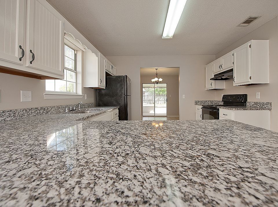 1st image of 1765 Guildford Ct