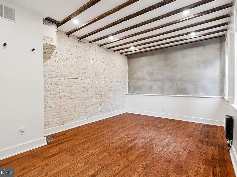 136 Carpenter St #C — Photo 8