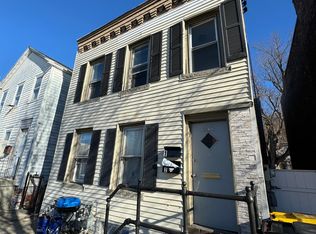 556 2nd St #2, Troy, NY 12180