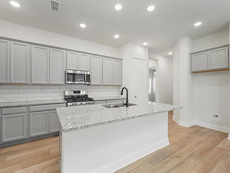 10518 William Park Dr — Photo 5
