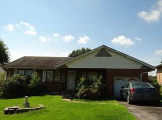 9128 Ranch Meadows Dr, Saint Louis, MO 63136