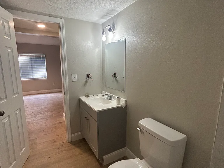 2543 Myrtle Ave #C — Photo 10