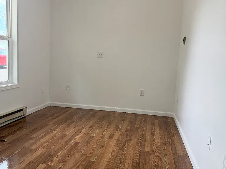 7200 N Lewis Rd — Photo 5