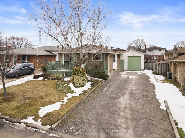 20 Brackencrest Rd, Saint Catharines, ON L2P 3K8
