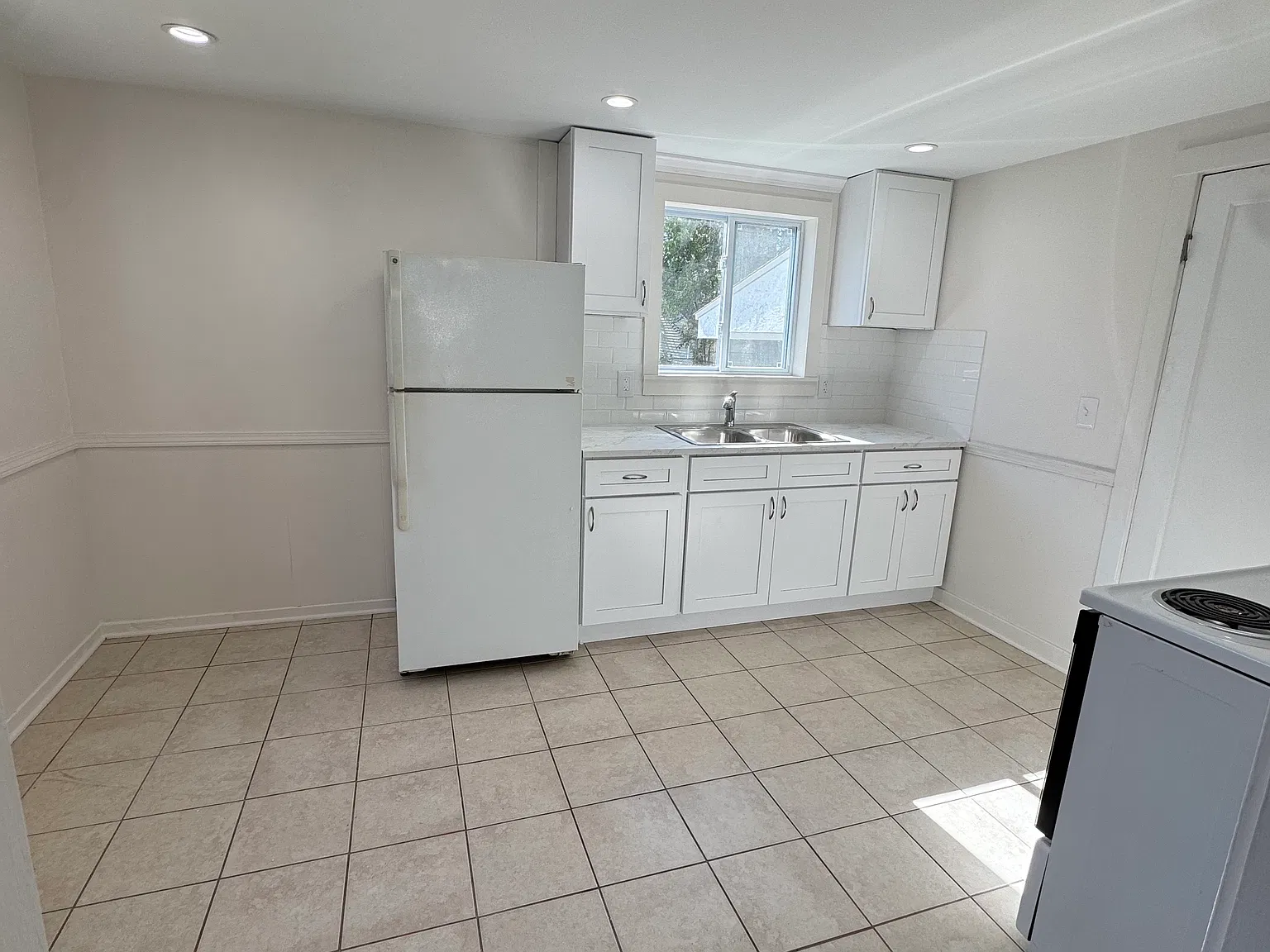 2 bed, 800 sqft, $1,300 — Photo 3
